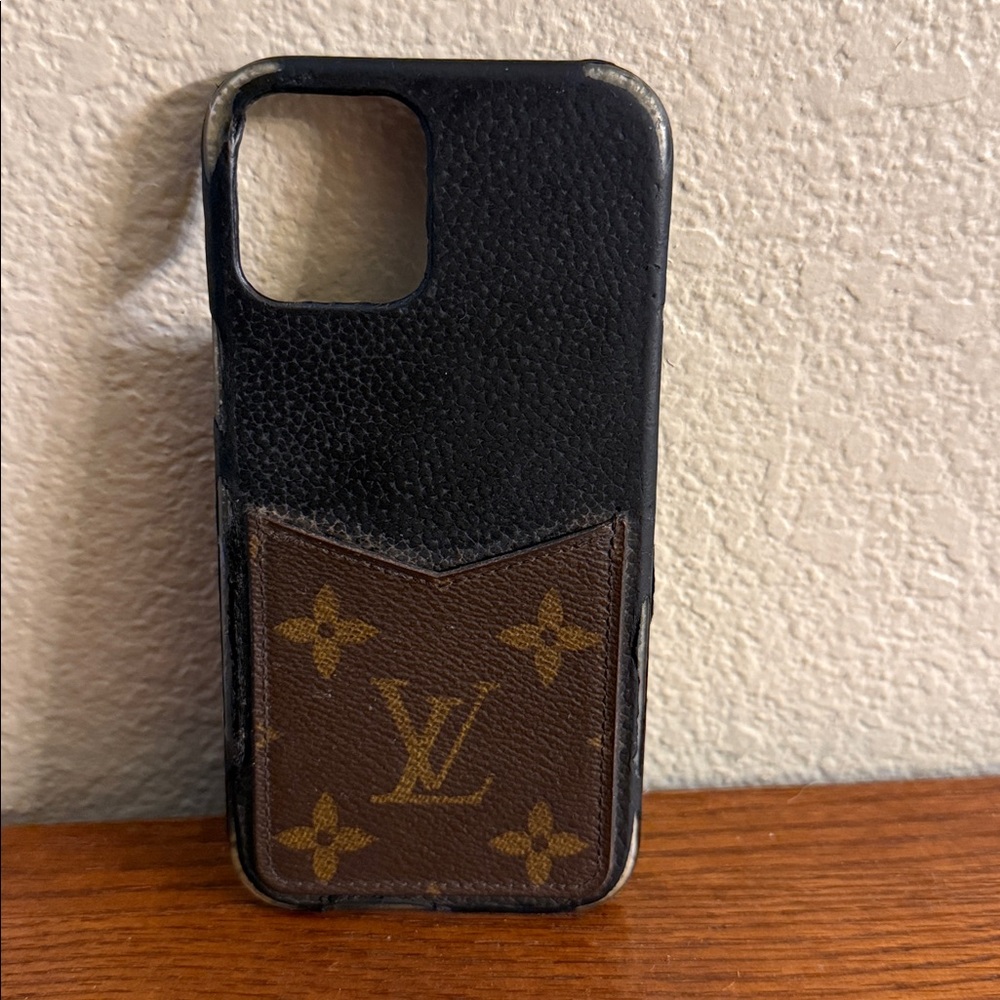 Louis Vuitton Black Leather 12 12 Pro iPhone Case Monogram Card Pocket BC3281